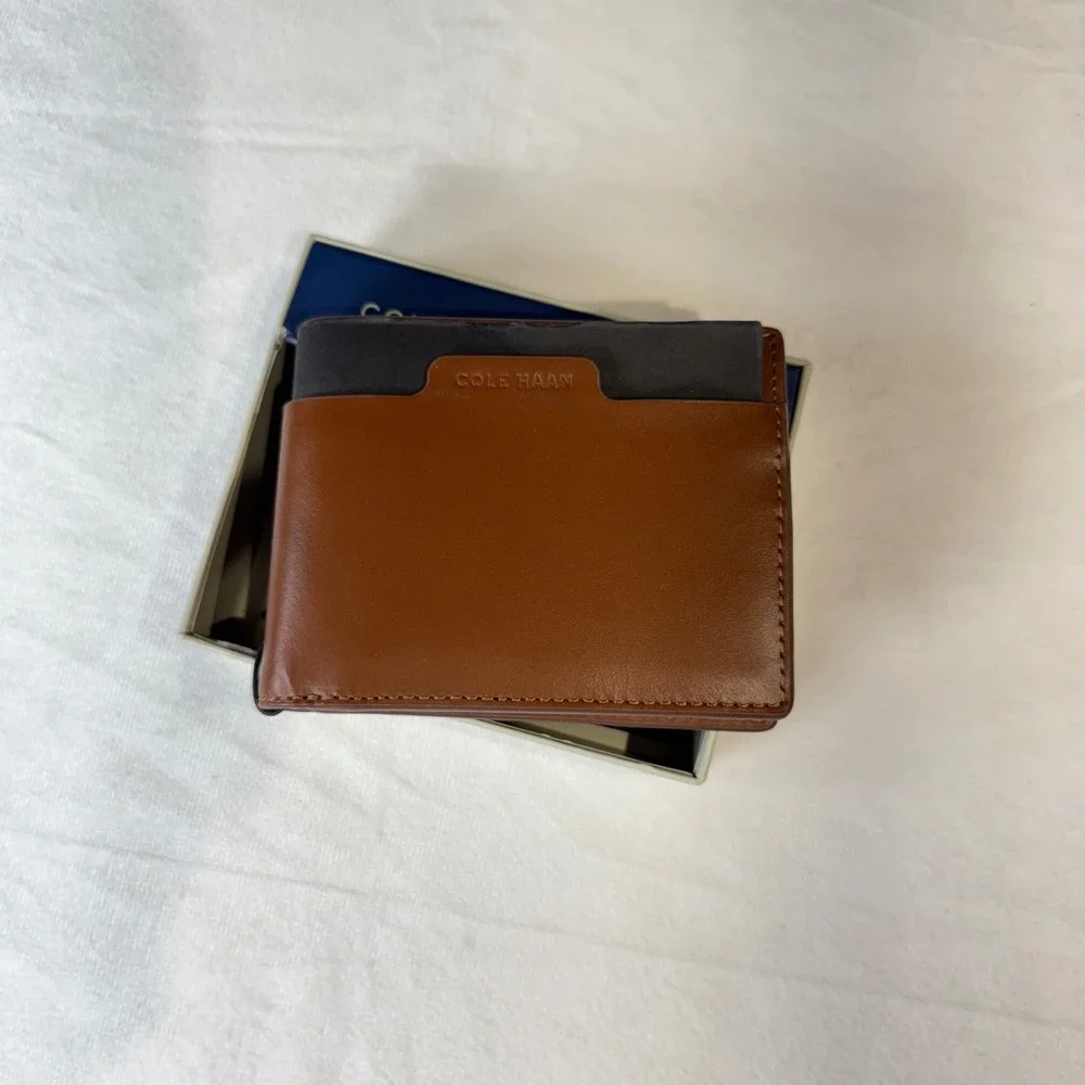 Cole Haan Mens‎ Leather Bifold Wallet Tan Card Holder Classic Business Style
